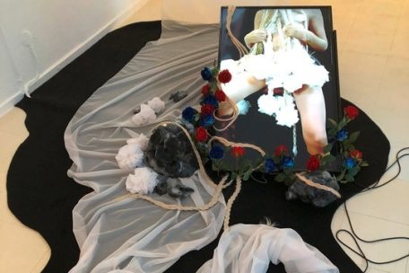 Westliche Projektionen auf blondes Haar