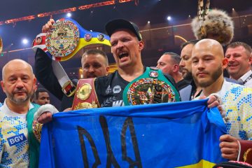 Schwergewichts-Weltmeister / Box-König Usyk in Tränen: „Papa, ich liebe dich“