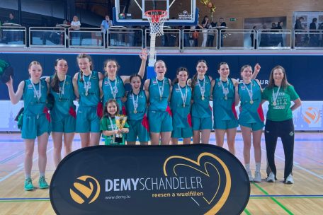 Coupes des Filles Scolaires  / Perfekter Abschluss der Saison für die Familie Manti-Haris 