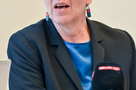 Starke Regulierung für neue Tabakprodukte: Ministerin Deprez