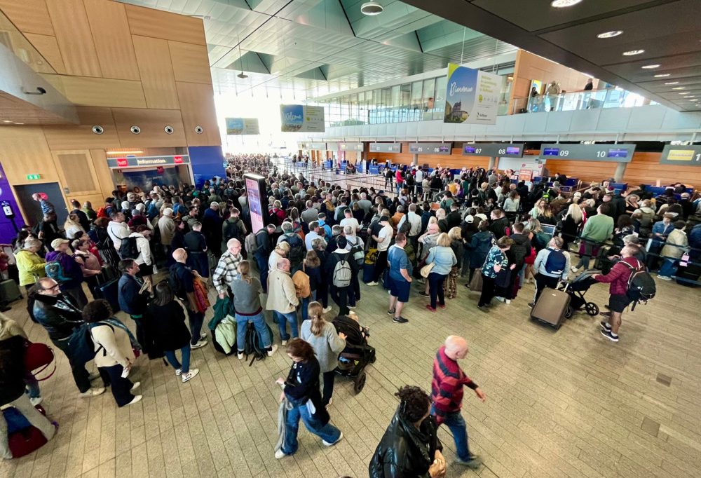 Flughafen-Chaos / Wackelkontakt für massive Verspätungen verantwortlich