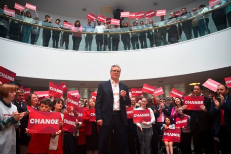 Großbritannien / Labour-Chef Starmer zeigt sich vorsichtig im angehenden Wahlkampf
