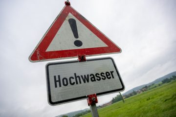 Mögliches Jahrhunderthochwasser / Süddeutschland bereitet sich aufgrund von Dauerregen auf Überschwemmungen vor