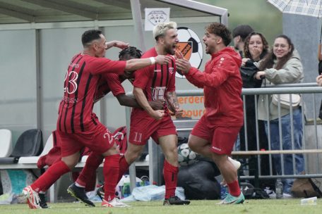 Relegation / Feulen schafft historischen Aufstieg in die Ehrenpromotion