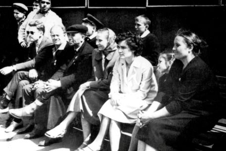 Buch zu Kindheit in Auschwitz / Vergiss Deinen Namen nicht, Ludmila!