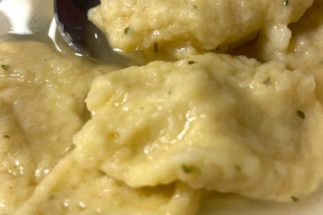 Forum / Kann Gastronomie rassistisch sein? Oder: Wie man aus „Lëtzebuerger Iessekascht“ eine Waffe macht