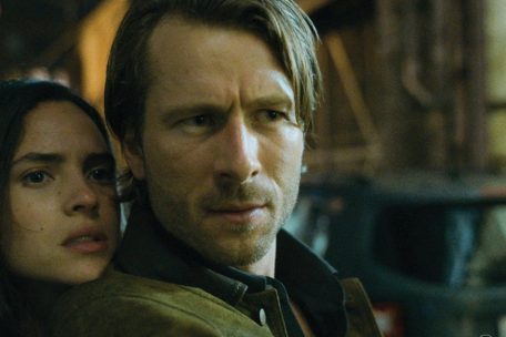 Madison Masters (Adria Arjona, links) und der &bdquo;Hit Man&ldquo; (Glenn Powell, rechts)