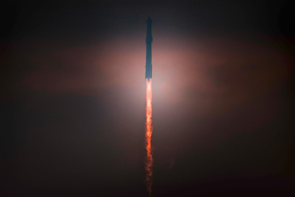 SpaceX / Testflug der Mega-Rakete Starship von SpaceX im vierten Versuch geglückt