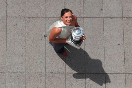 Tennis / Königin Iga Swiatek vollendet den Hattrick bei Roland Garros