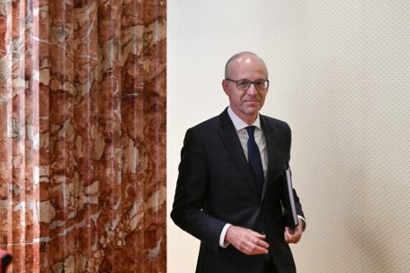 Premier Frieden / Steuertabelle soll zum 1. Januar erneut um 2,5 Indextranchen bereinigt werden