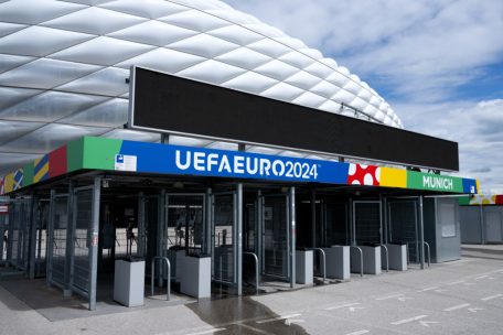 Fußball / Regen, Wind, Dunkelheit: Wetter dämpft EM-Vorfreude
