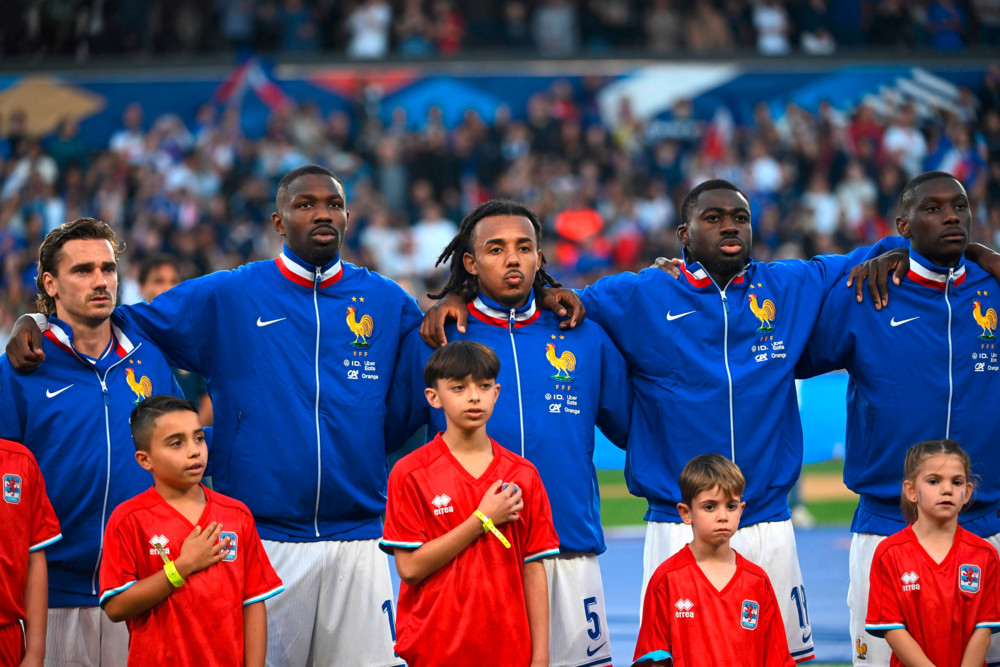 Fußball-Europameisterschaft / Die Hymnen der 24 Teilnehmer: Von Blut, flinken Knaben und Alpenfirn