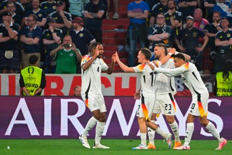 Fußball-Europameisterschaft / Deutsches Rekord-Spektakel zum Auftakt