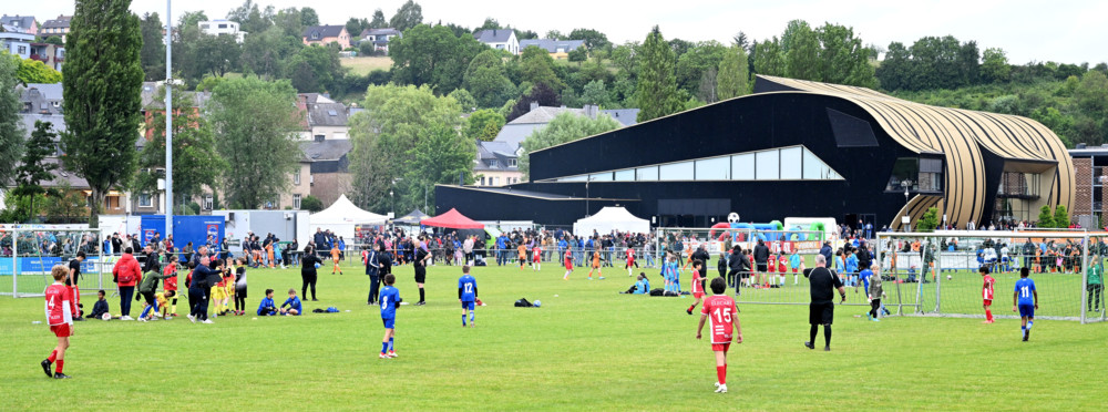 Ettelbrück / Von Bambini bis Jeunes Filles: 314 Mannschaften kämpfen beim Nationalen Fußballtag um den Sieg