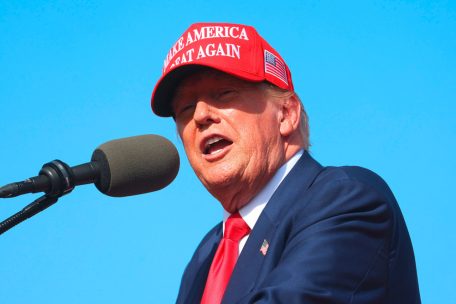 Kommentar / Orbans Slogan zum EU-Ratsvorsitz: Wie der US-Polit-Trottel