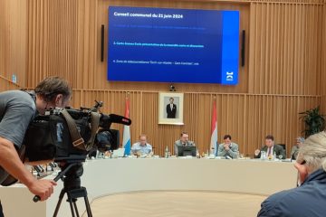 Eklat im Escher Gemeinderat / Opposition verlässt Saal, nachdem Motion zu Knaff-Rücktritt nicht zur Abstimmung kommt