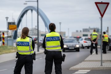 Deutschland / Faesers Zwischenbilanz zu den Grenzkontrollen während EM: Bisher 400 Haftbefehle vollstreckt