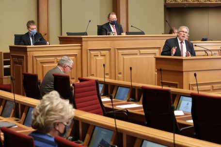 Sars-CoV-2 / Zurück in alte Muster: Chamber stimmt für Verlängerung des Covid-Gesetzes