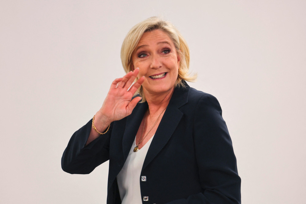 Frankreich-Wahl / Hochrechnung: Rassemblement National liegt deutlich vorn