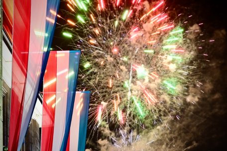 Forum / Rote Fahnen im Te Deum?