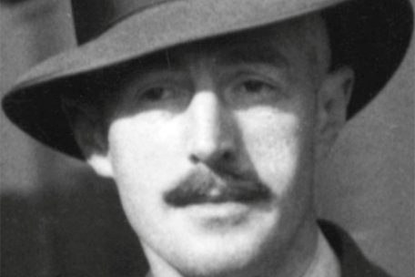 Circa 1940 in Hollywood, Los Angeles: Dashiell Hammett, der Autor von &bdquo;The Thin Man&ldquo;