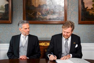 Niederlande / Rechtsgerichtete Regierung mit Ex-Geheimdienstchef an der Spitze vereidigt