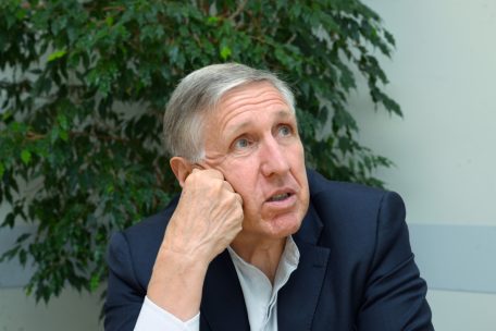 Blickt auf eine lange politische Karriere zurück