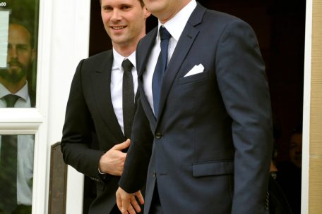 Xavier Bettel und Gauthier Desteney nach der Trauung 2015
