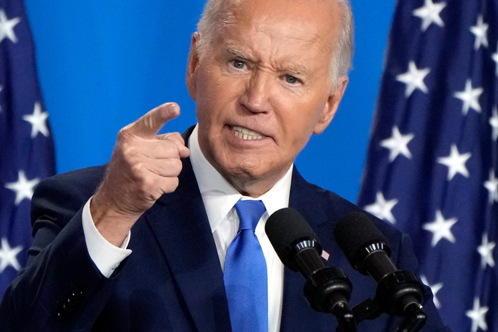 Putin? Selenskyj? / Schlimmstmöglicher Versprecher – Biden patzt schon wieder