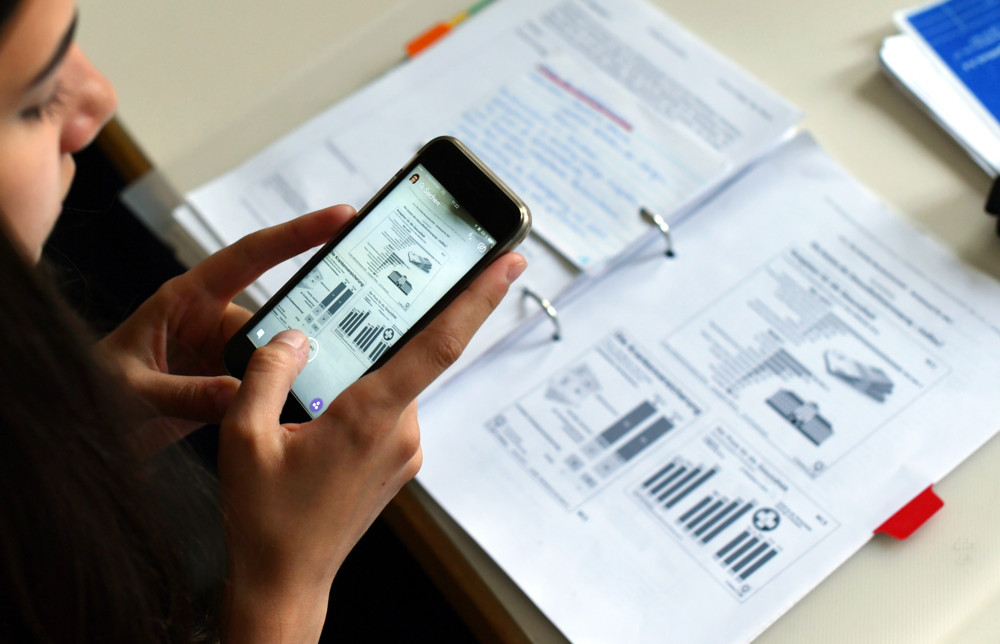 Lernumfeld / Kein Smartphone auf der Schulbank? Petition fordert Handy-Verbot an Luxemburger Schulen