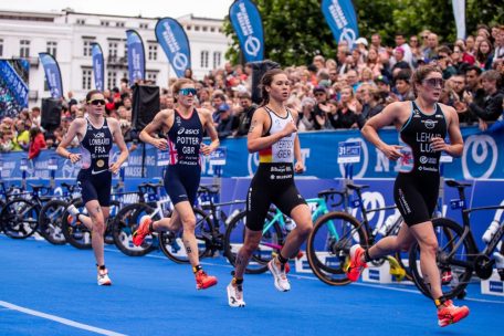 Bei den Olympischen Spielen wird Jeanne Lehair (r.) einen neuen Einteiler – ohne Sponsoren – tragen