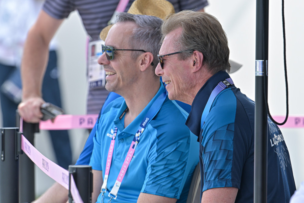 Die Splitter / Notizen aus Paris (II): Von kühlenden Tüchern und schönen Nägeln 