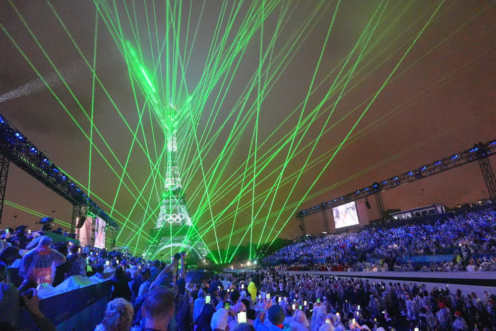 Olympia / Paris feiert olympische Wasserparty