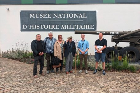 „Brigade Piron“ / 99-jähriger Kriegsveteran besuchte das MNHM