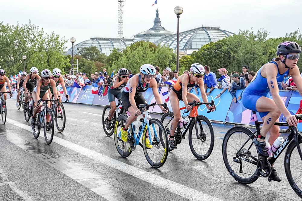 Triathlon / Fahrrad-Defekt: Jeanne Lehairs Olympia-Traum platzt 