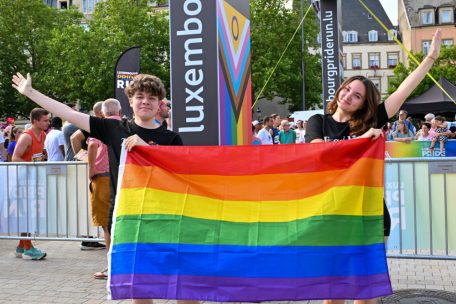 Nach nur einem halben Tag / Petition für LGBTQ-Themen an den Schulen erreicht nötige Unterschriften in Rekordzeit