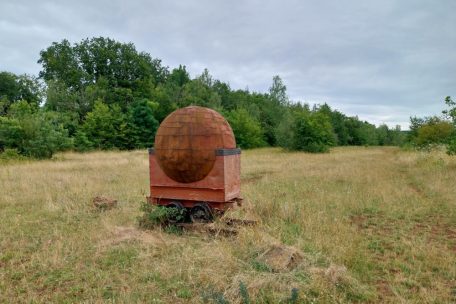 Unsere Sommertipps / Gedenkstätte im Planetengürtel: In einem ehemaligen Tagebaugebiet traf sich einst ein Mountainbike-Club