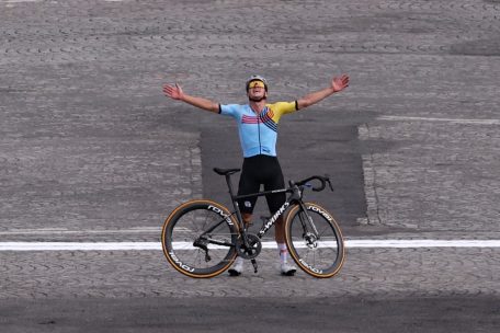 Radsport / Evenepoel krönt sich zum König von Paris