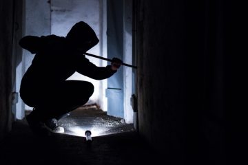 Mehrere Einbruchsversuche im Land / Polizei nimmt Verdächtigen in Helmsingen fest 