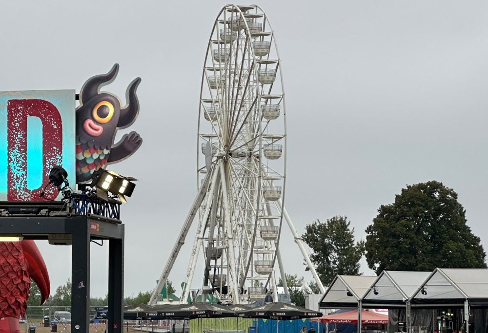 Deutschland / Riesenrad brennt auf Festival bei Leipzig – 16 Verletzte in Klinik
