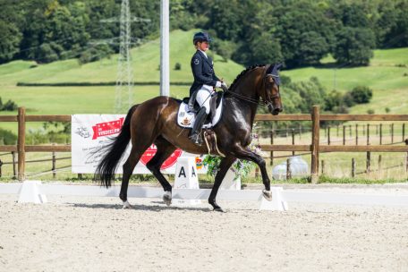 Kristine Møller-Engel ritt auf Bon Gregoria zum Landesmeistertitel in der Kategorie „Senior League B“