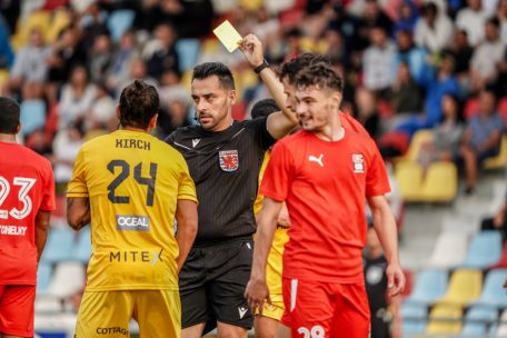 Hinter den Kulissen / Wechsel, Karten und zwei neue Spieler