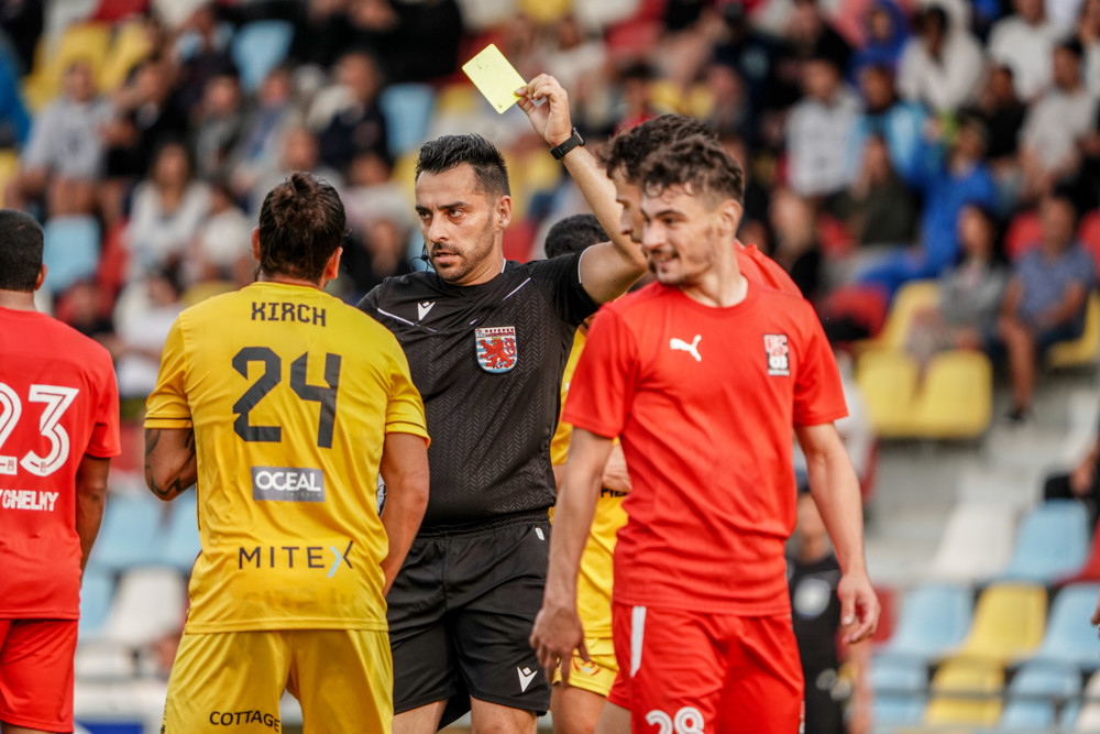 Hinter den Kulissen / Wechsel, Karten und zwei neue Spieler