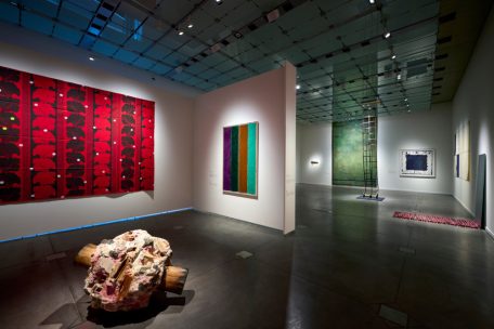 Kunstecke / „Supports/Surfaces“: Blick auf eine abwechslungsreiche Kunst