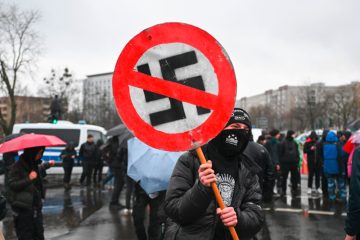 Editorial / Ostdeutsche Landtagswahlen als taktische und ideologische Schlacht