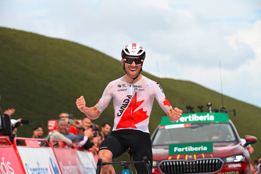 Vuelta / Woods siegt, Roglic holt auf, Ries steigt aus