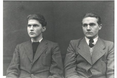 Porträt von Ado Rinnen (rechts) mit einem Freund