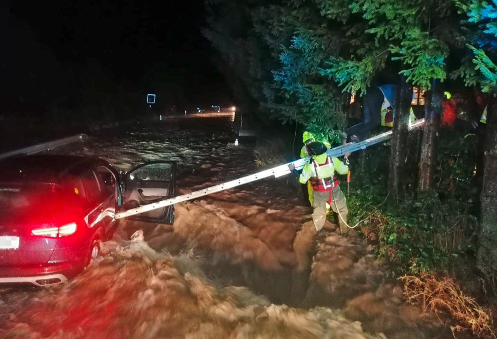 Hochwasser / Sechs Menschen sterben in Wasserfluten von Polen über Österreich bis Rumänien