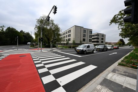 Schilda in Esch: Hier ist nicht mehr genug Platz für den abbiegenden Bus
