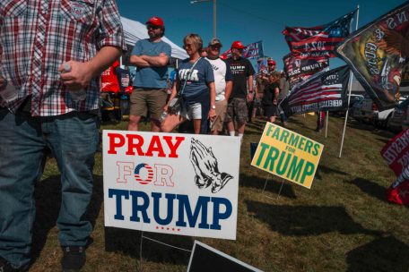 US-Wahlkampf / „Nur auf wichtige Präsidenten wird geschossen“: Trump bastelt weiter an seinem Mythos